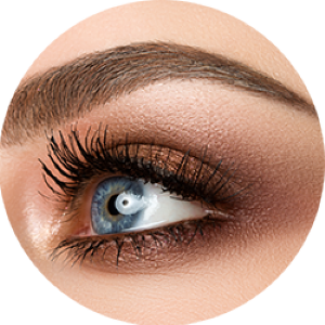 Augenbraue mit Microblading